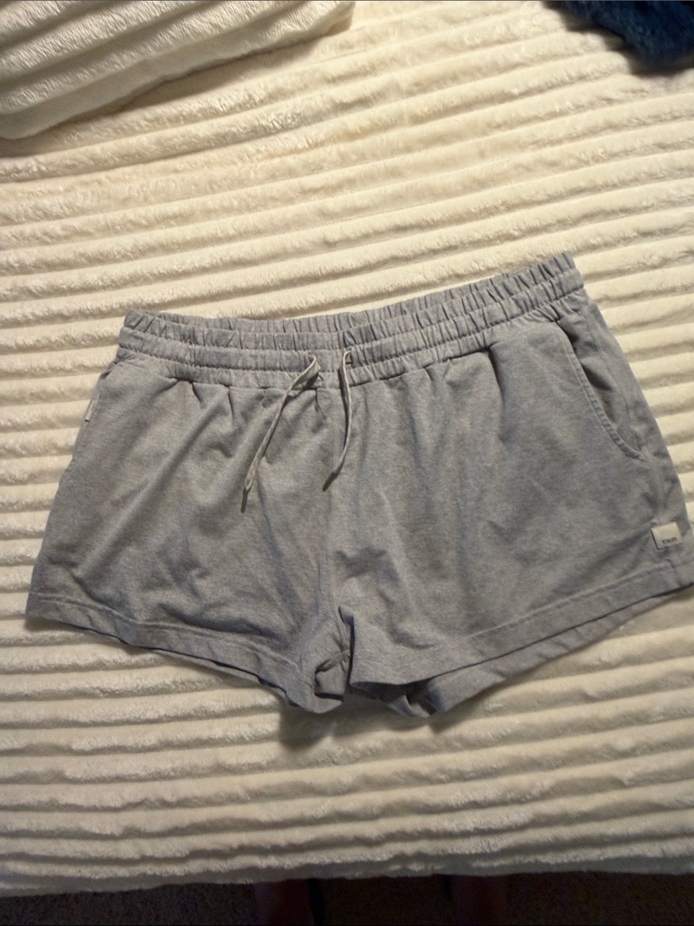 Vuori performance shorts women’s large